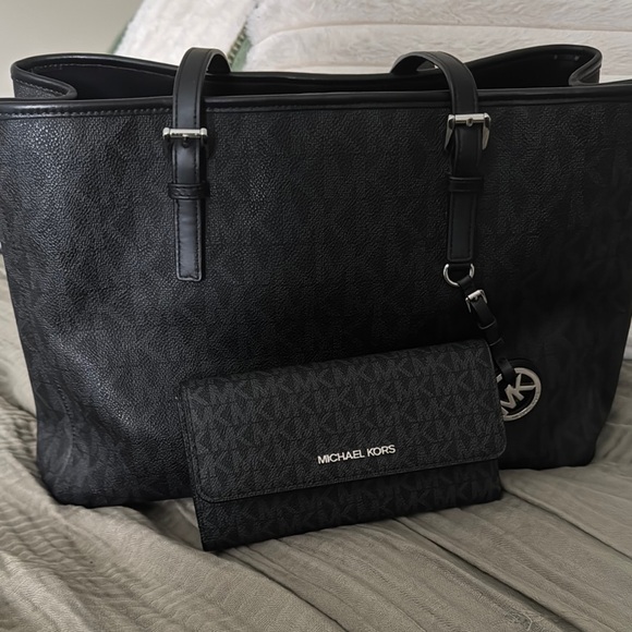 Michael Kors Black Leather Tote Bag & Wallet - Picture 3 of 5